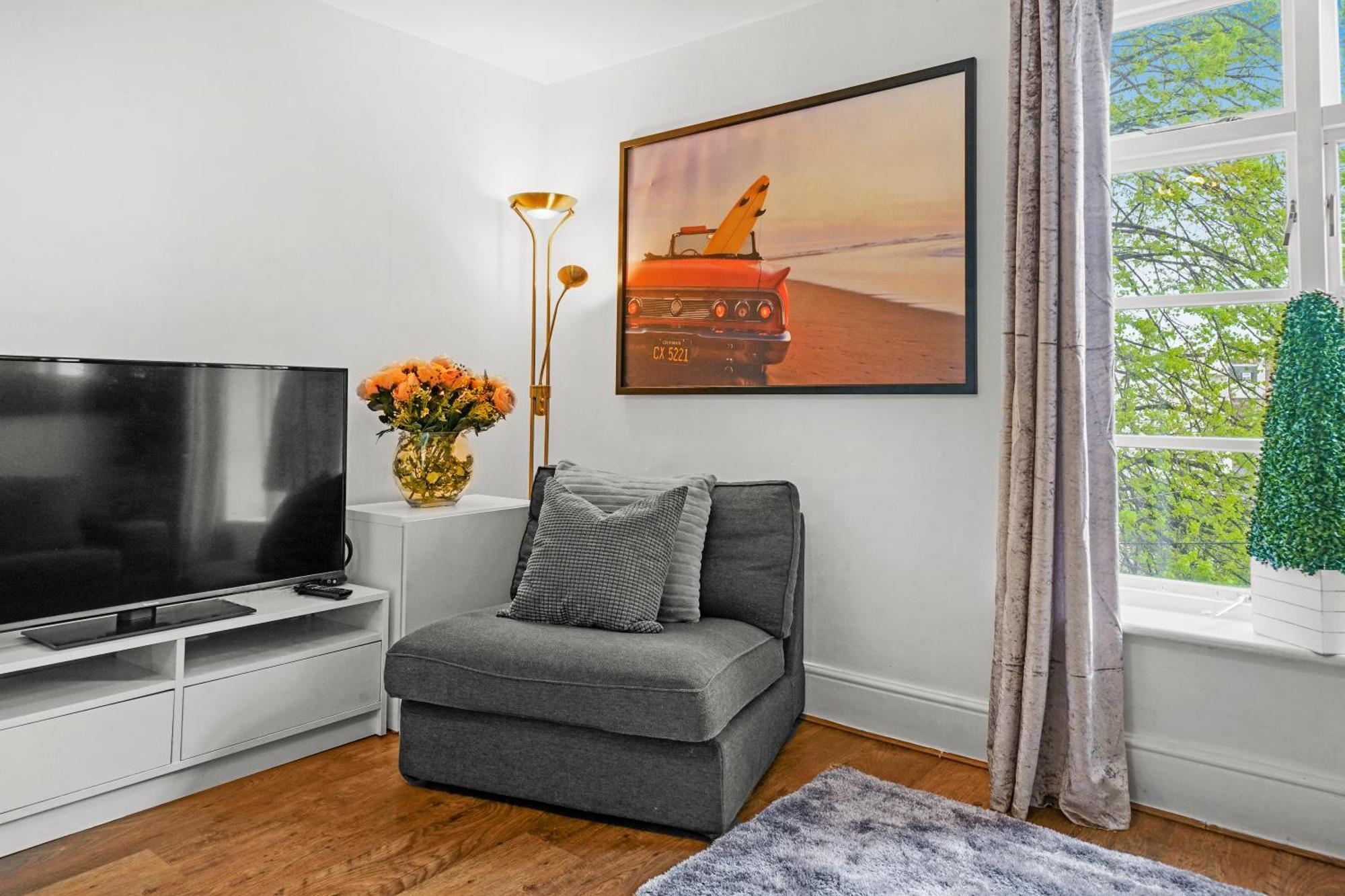 Cosy 2 Bedroom Flat In Canning Town Excel With Free Parking Londra