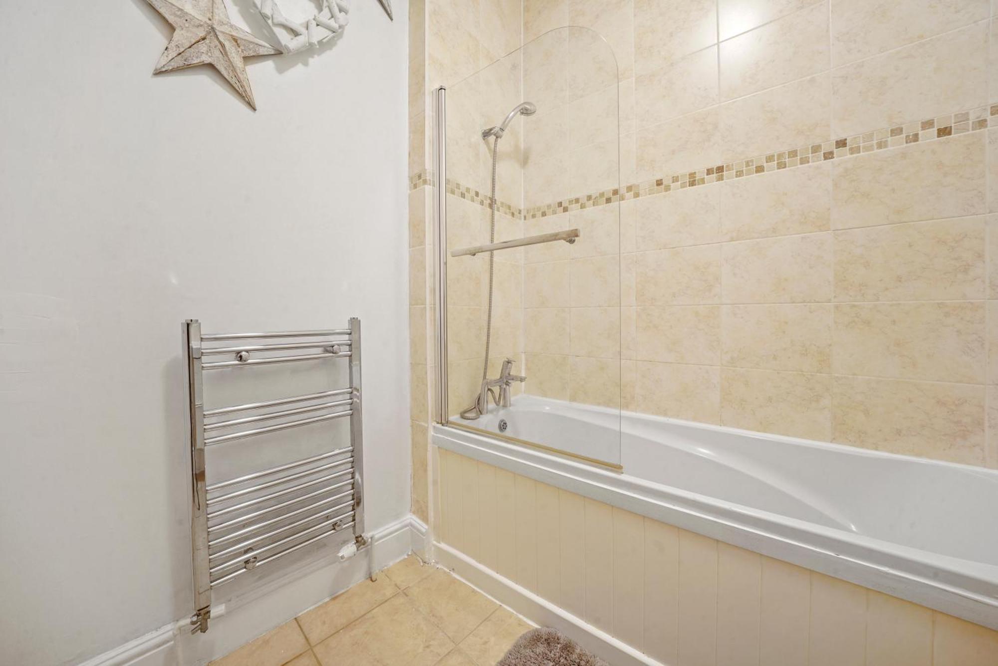 Cosy 2 Bedroom Flat In Canning Town Excel With Free Parking Appartamento *
